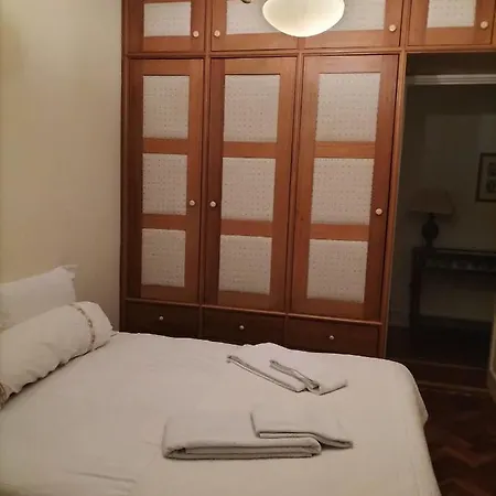 Iv Double Bed Avenida Da Republica بيت ضيافة *